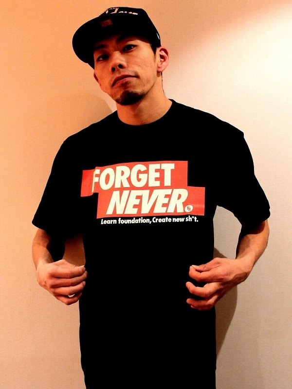 FORGET NEVER T-SHIRT / ブラック